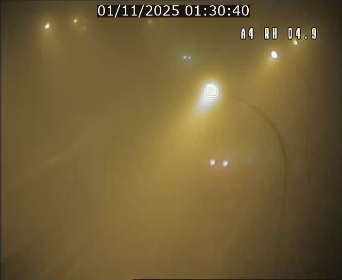 <h2>Traffic live webcam Luxembourg Leudelange - A4 - BK 4.9 - direction Luxembourg</h2>