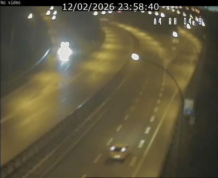<h2>Traffic live webcam Luxembourg Leudelange - A4 - BK 4.9 - direction Luxembourg</h2>