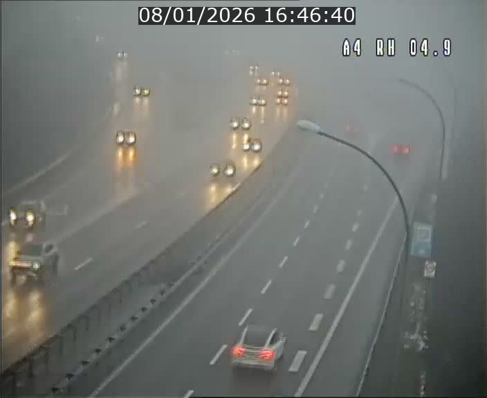 <h2>Traffic live webcam Luxembourg Leudelange - A4 - BK 4.9 - direction Luxembourg</h2>