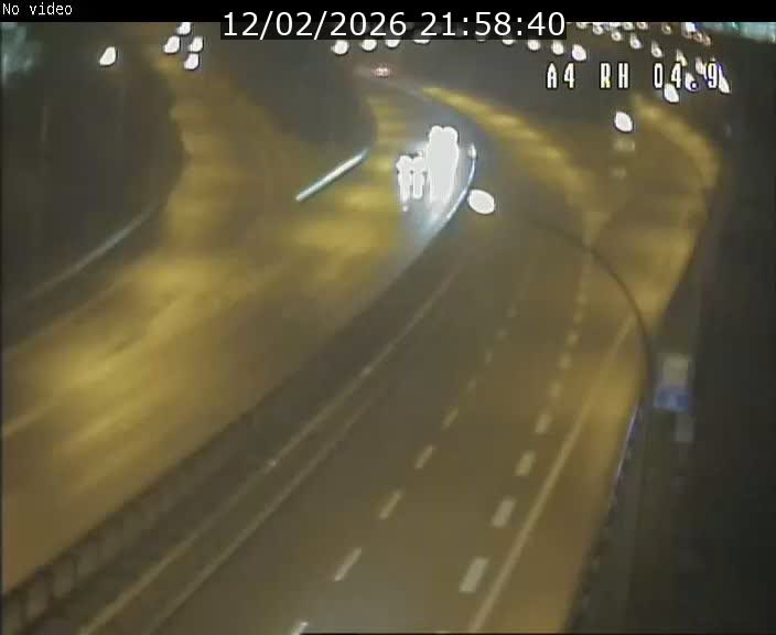 <h2>Traffic live webcam Luxembourg Leudelange - A4 - BK 4.9 - direction Luxembourg</h2>