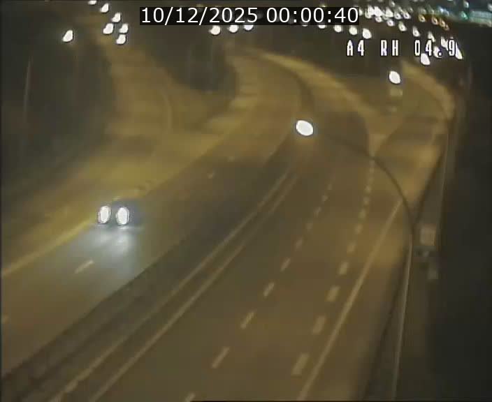 <h2>Traffic live webcam Luxembourg Leudelange - A4 - BK 4.9 - direction Luxembourg</h2>