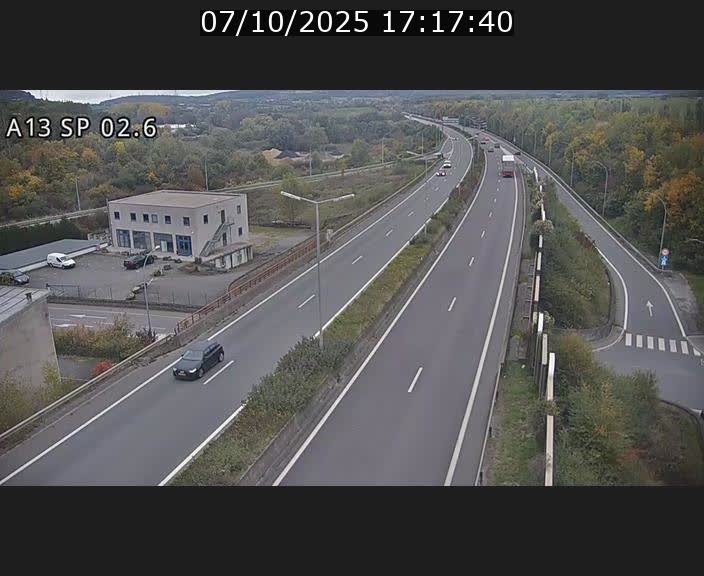 <h2>Traffic live webcam Luxembourg Sanem - A13 direction Pétange - BK 2.6</h2>