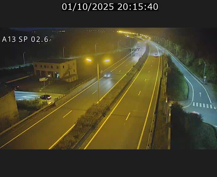 <h2>Traffic live webcam Luxembourg Sanem - A13 direction Pétange - BK 2.6</h2>