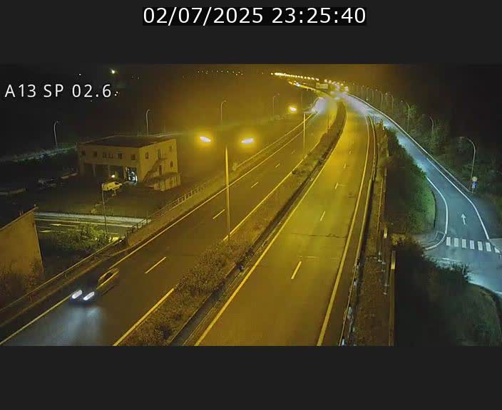 Traffic live webcam Luxembourg Sanem - A13 direction Pétange - BK 2.6