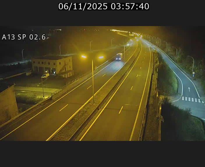 <h2>Traffic live webcam Luxembourg Sanem - A13 direction Pétange - BK 2.6</h2>