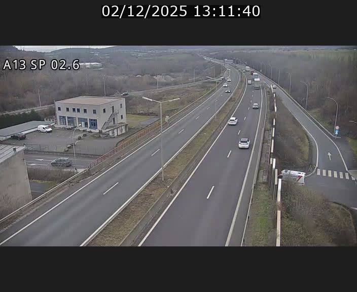 <h2>Traffic live webcam Luxembourg Sanem - A13 direction Pétange - BK 2.6</h2>