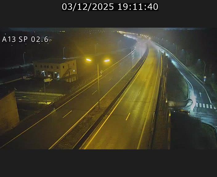 <h2>Traffic live webcam Luxembourg Sanem - A13 direction Pétange - BK 2.6</h2>