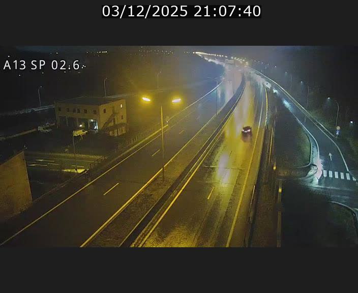 <h2>Traffic live webcam Luxembourg Sanem - A13 direction Pétange - BK 2.6</h2>