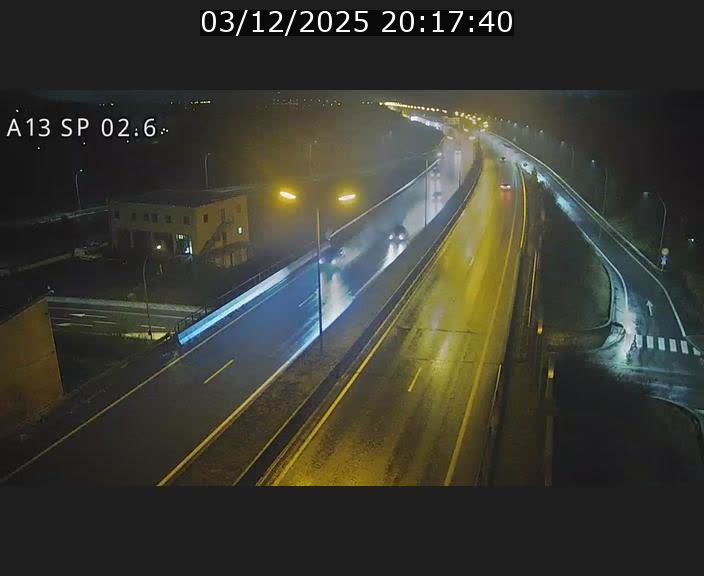 <h2>Traffic live webcam Luxembourg Sanem - A13 direction Pétange - BK 2.6</h2>