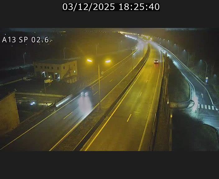 <h2>Traffic live webcam Luxembourg Sanem - A13 direction Pétange - BK 2.6</h2>