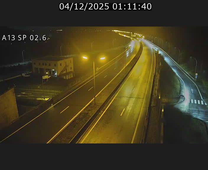 <h2>Traffic live webcam Luxembourg Sanem - A13 direction Pétange - BK 2.6</h2>