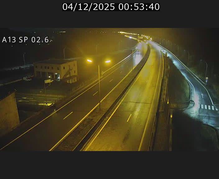 <h2>Traffic live webcam Luxembourg Sanem - A13 direction Pétange - BK 2.6</h2>
