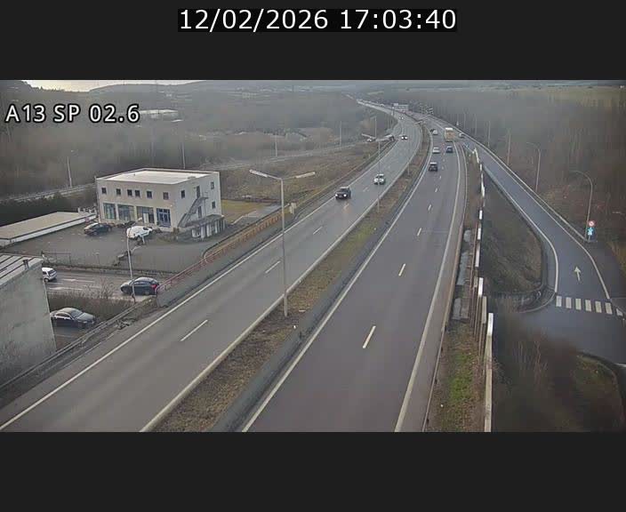<h2>Traffic live webcam Luxembourg Sanem - A13 direction Pétange - BK 2.6</h2>