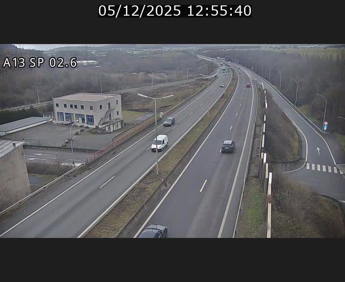 <h2>Traffic live webcam Luxembourg Sanem - A13 direction Pétange - BK 2.6</h2>