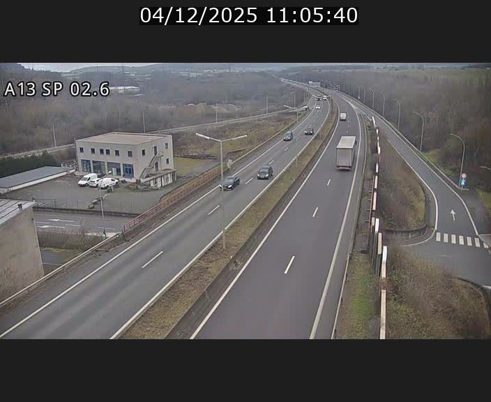<h2>Traffic live webcam Luxembourg Sanem - A13 direction Pétange - BK 2.6</h2>