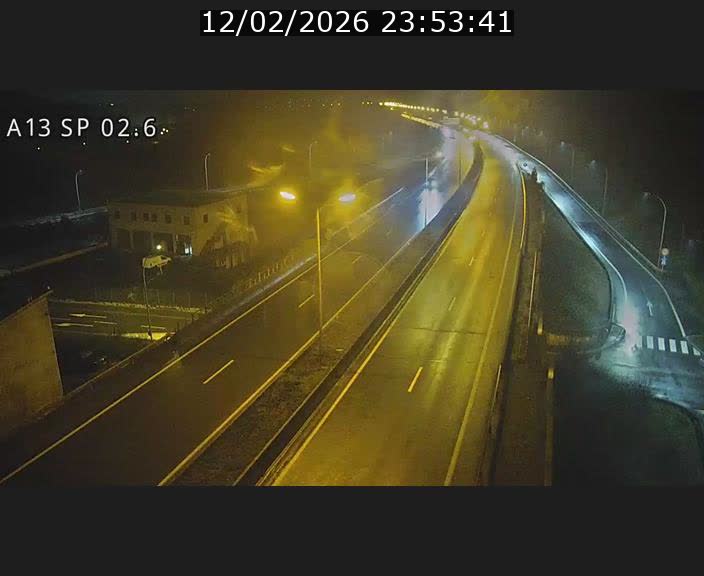<h2>Traffic live webcam Luxembourg Sanem - A13 direction Pétange - BK 2.6</h2>