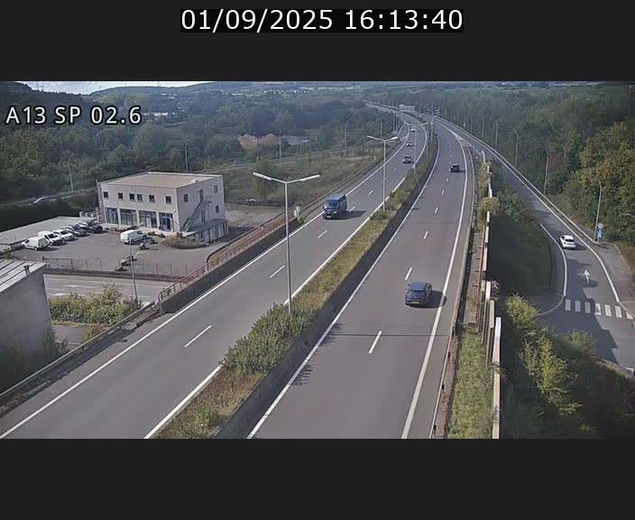 <h2>Traffic live webcam Luxembourg Sanem - A13 direction Pétange - BK 2.6</h2>