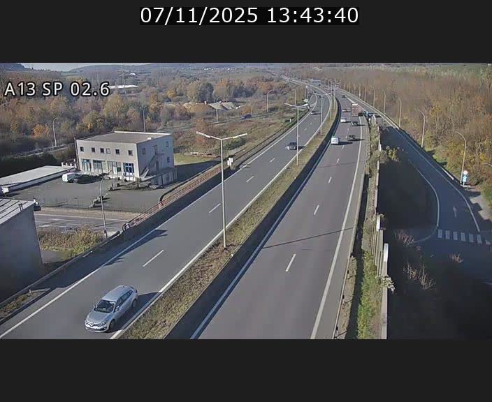 <h2>Traffic live webcam Luxembourg Sanem - A13 direction Pétange - BK 2.6</h2>