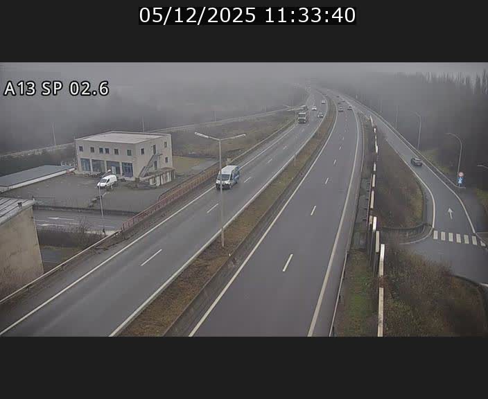 <h2>Traffic live webcam Luxembourg Sanem - A13 direction Pétange - BK 2.6</h2>