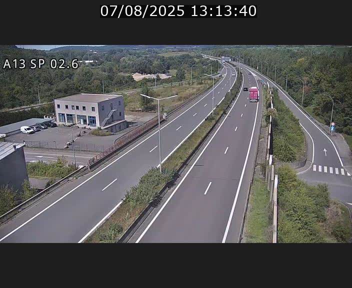 <h2>Traffic live webcam Luxembourg Sanem - A13 direction Pétange - BK 2.6</h2>