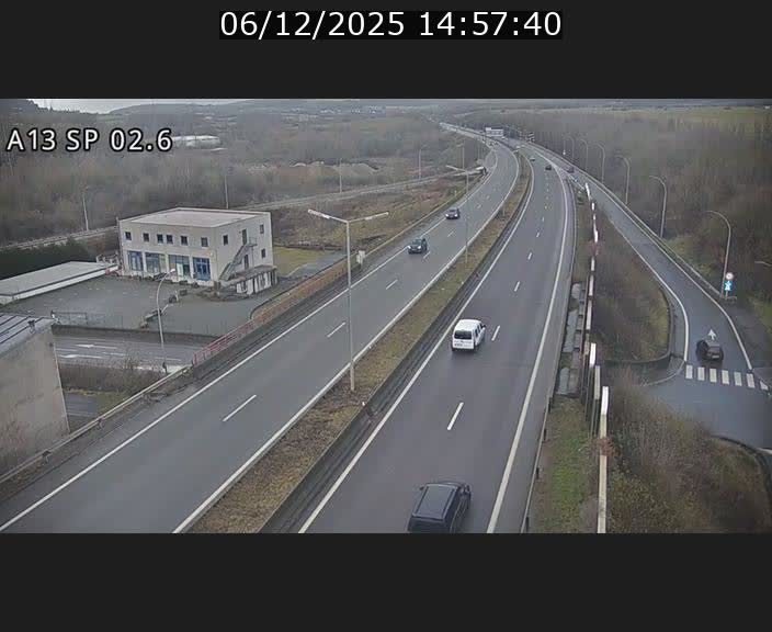 <h2>Traffic live webcam Luxembourg Sanem - A13 direction Pétange - BK 2.6</h2>