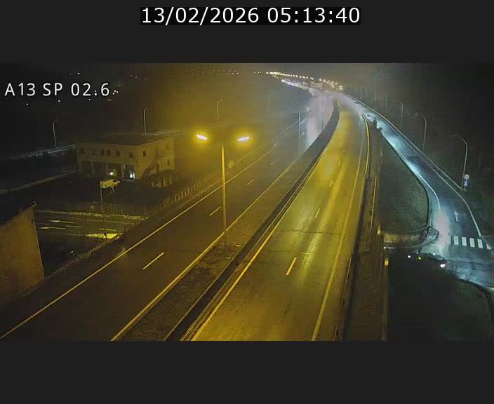 <h2>Traffic live webcam Luxembourg Sanem - A13 direction Pétange - BK 2.6</h2>