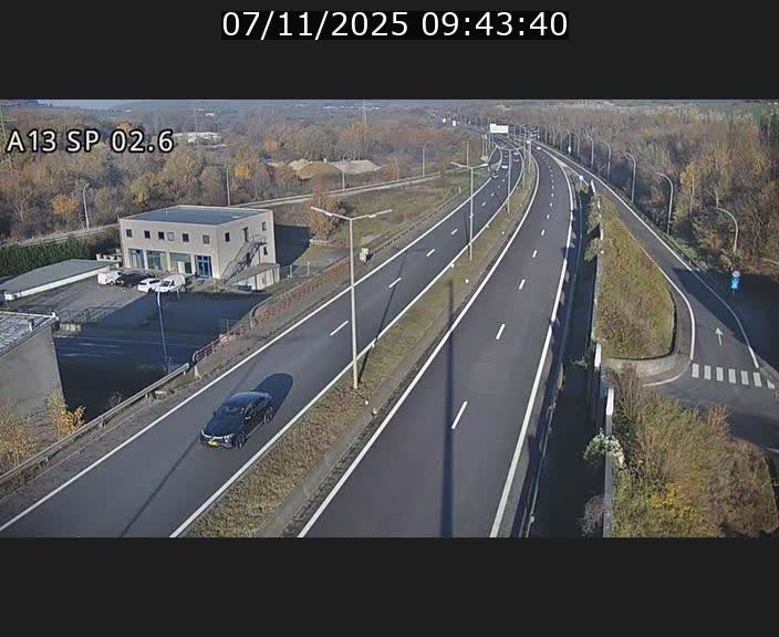 <h2>Traffic live webcam Luxembourg Sanem - A13 direction Pétange - BK 2.6</h2>