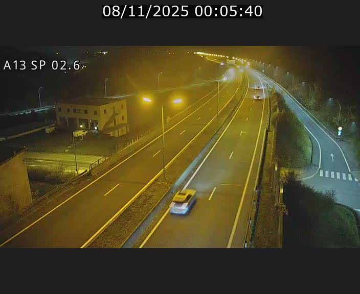 Traffic live webcam Luxembourg Sanem - A13 direction Pétange - BK 2.6