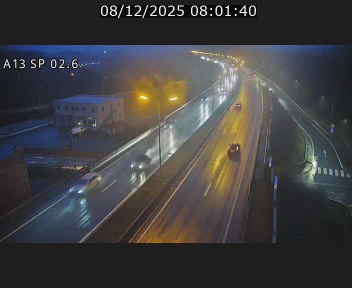 <h2>Traffic live webcam Luxembourg Sanem - A13 direction Pétange - BK 2.6</h2>