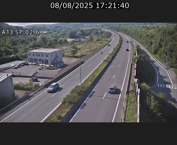 <h2>Traffic live webcam Luxembourg Sanem - A13 direction Pétange - BK 2.6</h2>