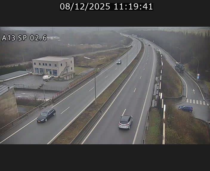 <h2>Traffic live webcam Luxembourg Sanem - A13 direction Pétange - BK 2.6</h2>