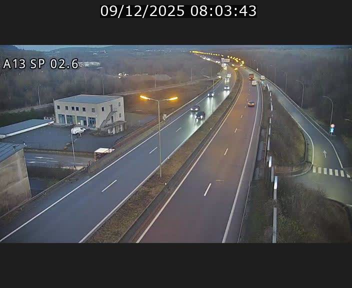 <h2>Traffic live webcam Luxembourg Sanem - A13 direction Pétange - BK 2.6</h2>