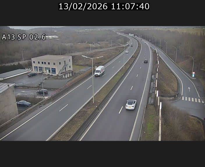 <h2>Traffic live webcam Luxembourg Sanem - A13 direction Pétange - BK 2.6</h2>