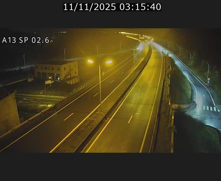 <h2>Traffic live webcam Luxembourg Sanem - A13 direction Pétange - BK 2.6</h2>
