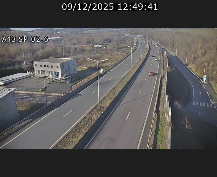 <h2>Traffic live webcam Luxembourg Sanem - A13 direction Pétange - BK 2.6</h2>