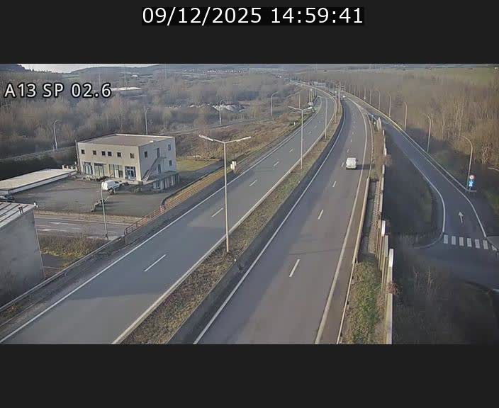 <h2>Traffic live webcam Luxembourg Sanem - A13 direction Pétange - BK 2.6</h2>