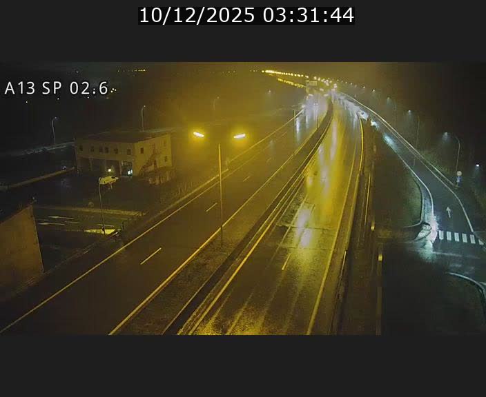 <h2>Traffic live webcam Luxembourg Sanem - A13 direction Pétange - BK 2.6</h2>