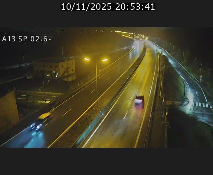 <h2>Traffic live webcam Luxembourg Sanem - A13 direction Pétange - BK 2.6</h2>