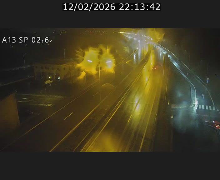 <h2>Traffic live webcam Luxembourg Sanem - A13 direction Pétange - BK 2.6</h2>