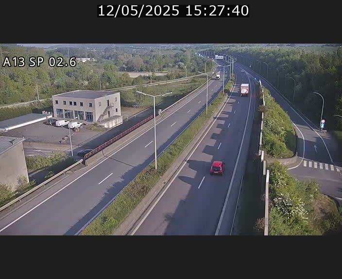 <h2>Traffic live webcam Luxembourg Sanem - A13 direction Pétange - BK 2.6</h2>