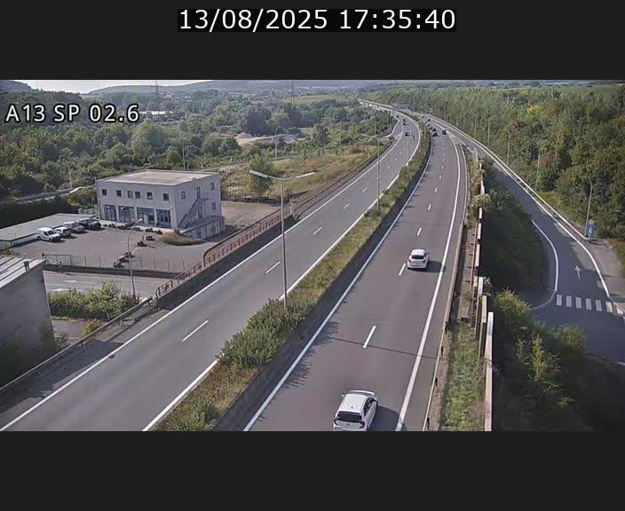 <h2>Traffic live webcam Luxembourg Sanem - A13 direction Pétange - BK 2.6</h2>
