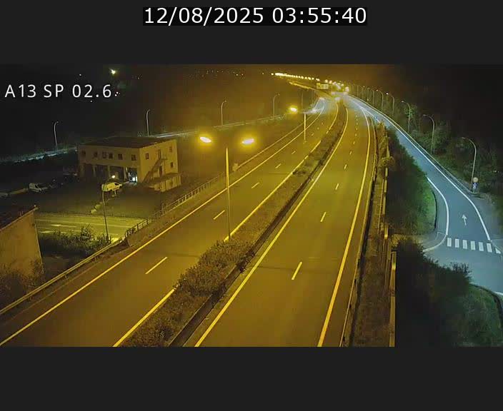 <h2>Traffic live webcam Luxembourg Sanem - A13 direction Pétange - BK 2.6</h2>