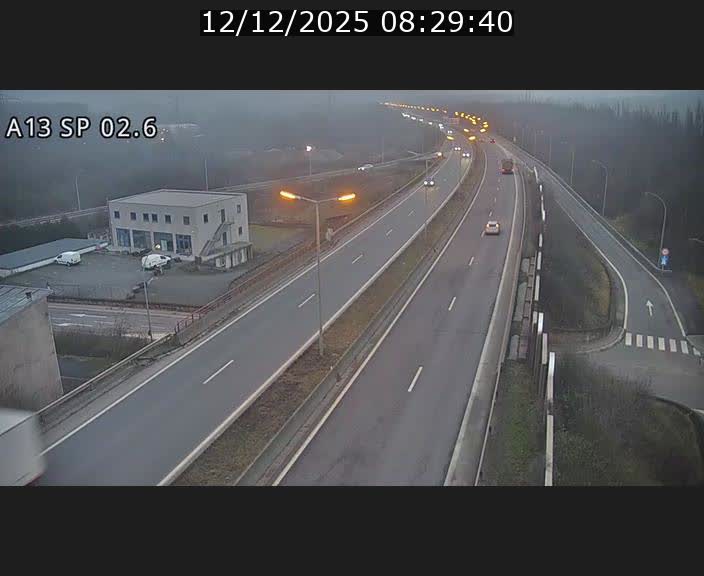 <h2>Traffic live webcam Luxembourg Sanem - A13 direction Pétange - BK 2.6</h2>
