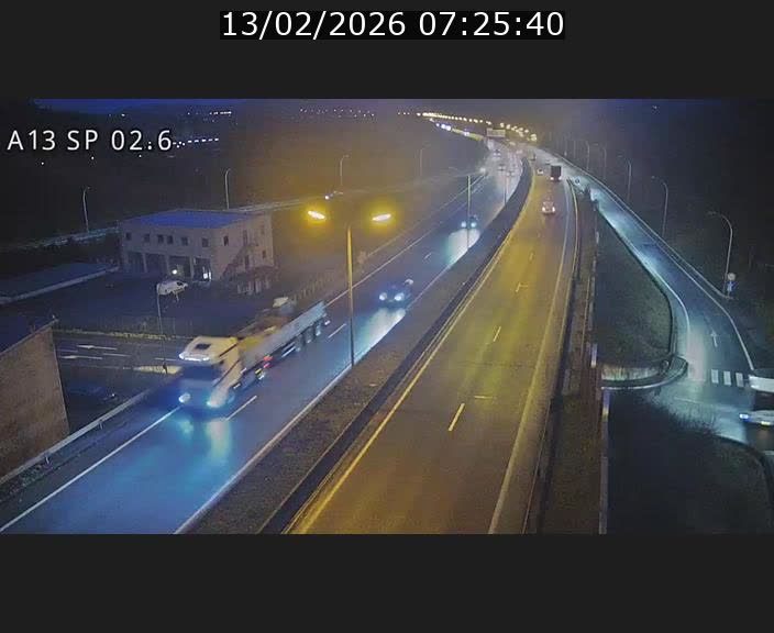 <h2>Traffic live webcam Luxembourg Sanem - A13 direction Pétange - BK 2.6</h2>