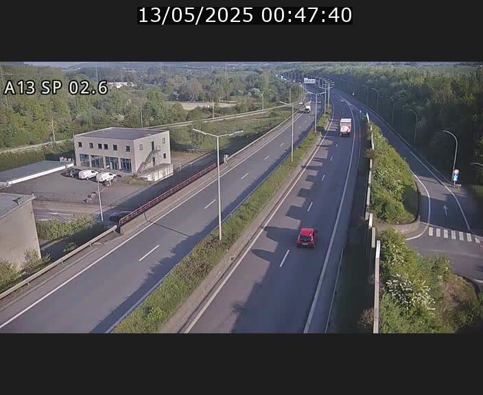 <h2>Traffic live webcam Luxembourg Sanem - A13 direction Pétange - BK 2.6</h2>