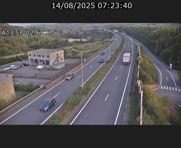 <h2>Traffic live webcam Luxembourg Sanem - A13 direction Pétange - BK 2.6</h2>