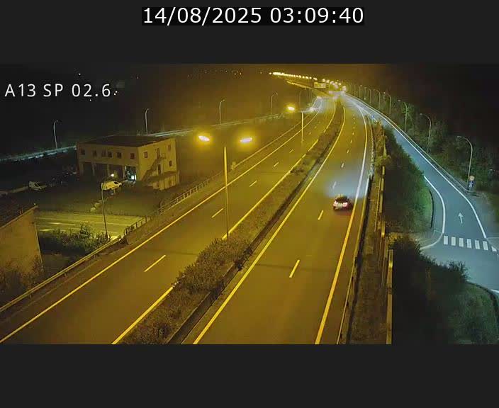 <h2>Traffic live webcam Luxembourg Sanem - A13 direction Pétange - BK 2.6</h2>