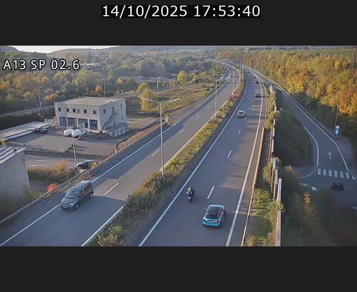 <h2>Traffic live webcam Luxembourg Sanem - A13 direction Pétange - BK 2.6</h2>