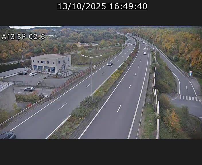 <h2>Traffic live webcam Luxembourg Sanem - A13 direction Pétange - BK 2.6</h2>