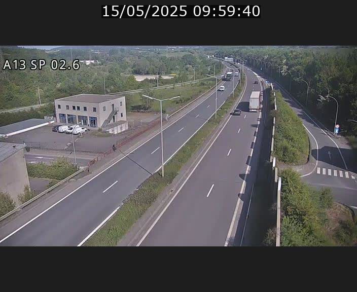 <h2>Traffic live webcam Luxembourg Sanem - A13 direction Pétange - BK 2.6</h2>